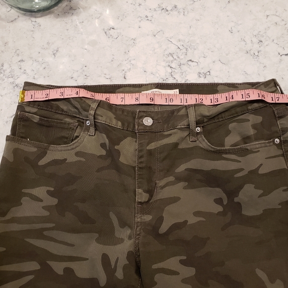 Like New! LEVI'S 711 CAMO SKINNY ANKLE JEANS 33 - Picture 14 of 16